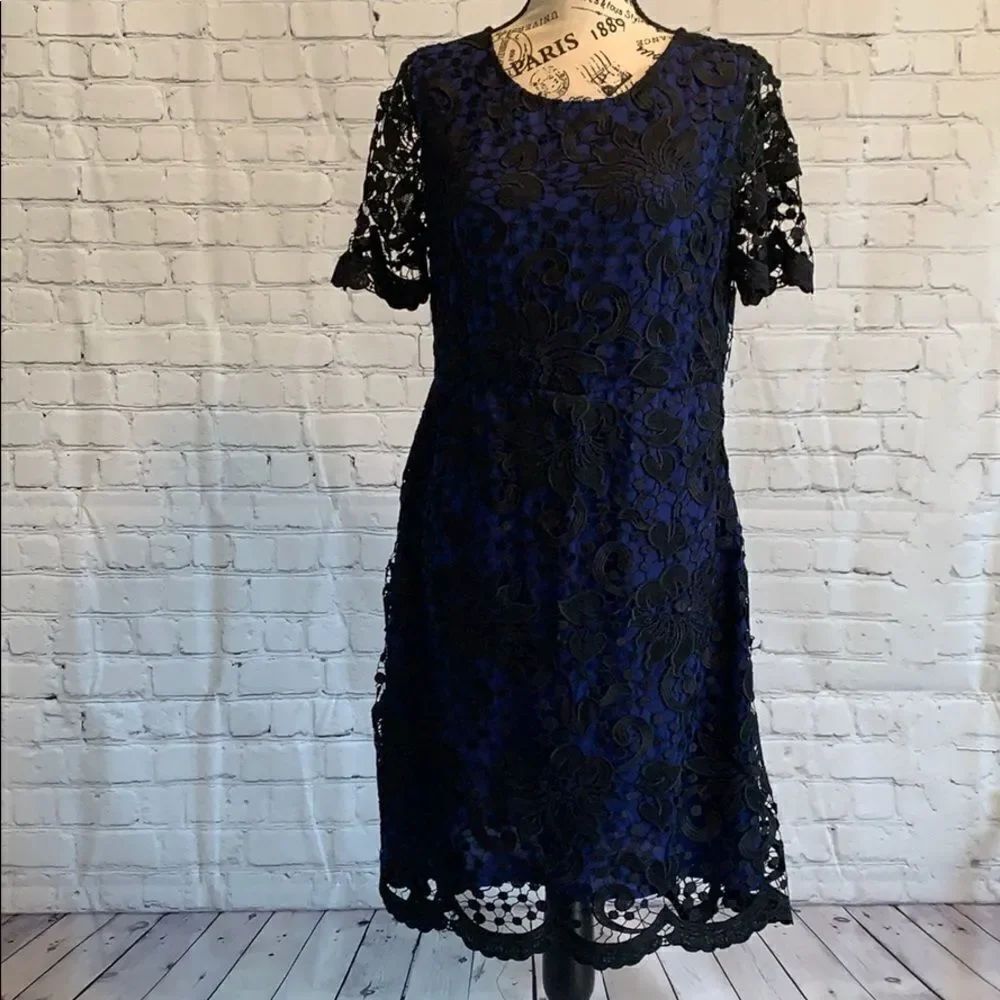 Evette & K - Shift Dress size medium NWT
